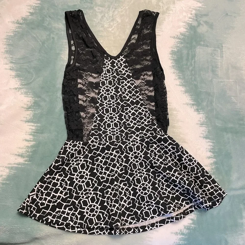 Deb - White & Black Lace Dressy Tank Top 🖤 - Picture 7 of 7
